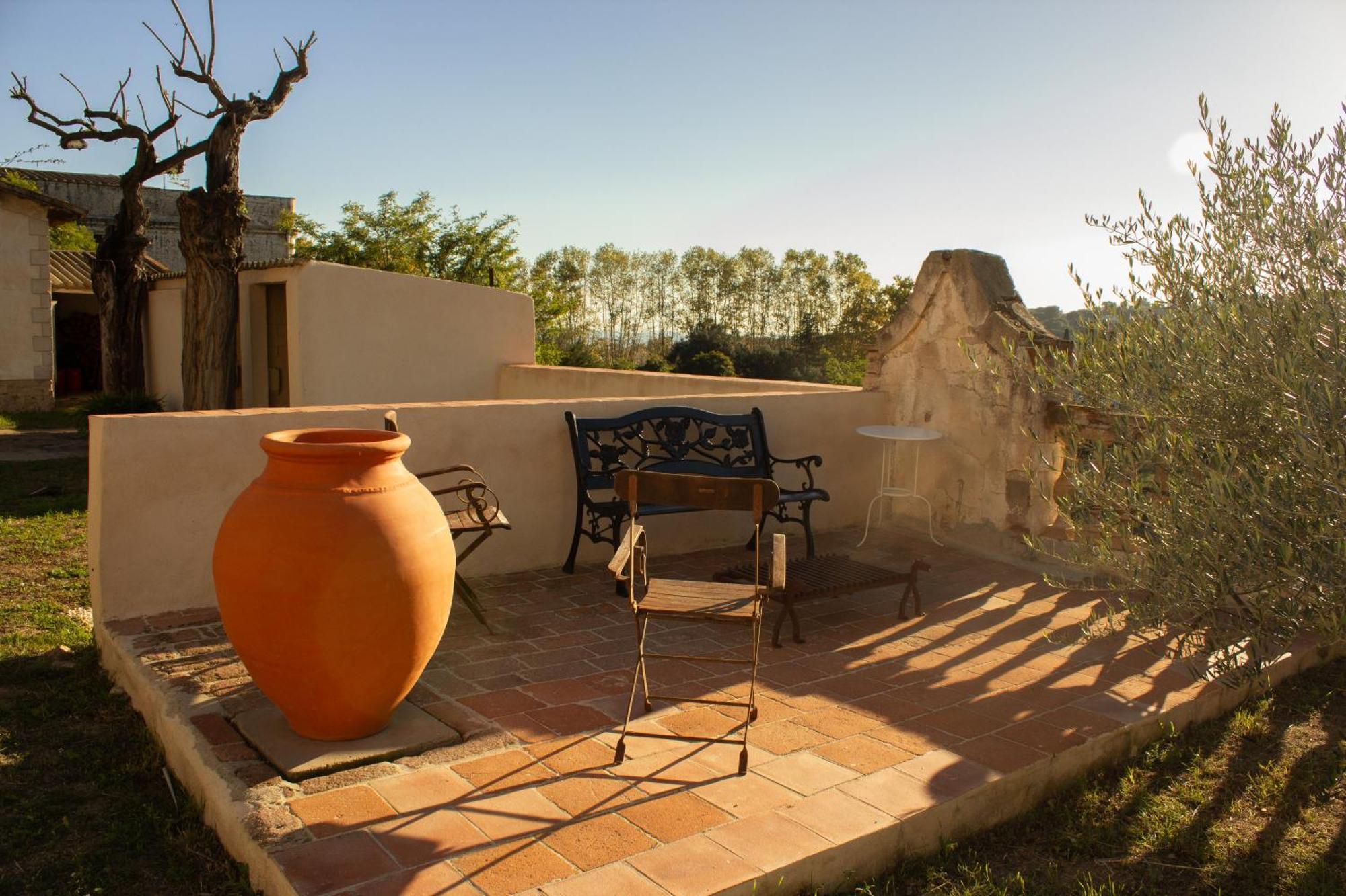 أليلا Can Rovira - Stunning Neoclassical Mansion, Just 20 Min Drive From Barcelona City Center, Ideal For Groups And Families المظهر الخارجي الصورة