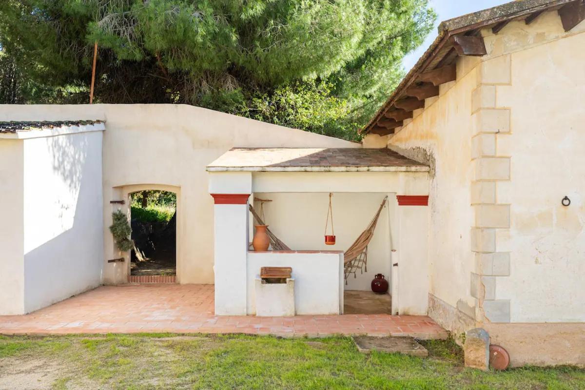 أليلا Can Rovira - Stunning Neoclassical Mansion, Just 20 Min Drive From Barcelona City Center, Ideal For Groups And Families المظهر الخارجي الصورة